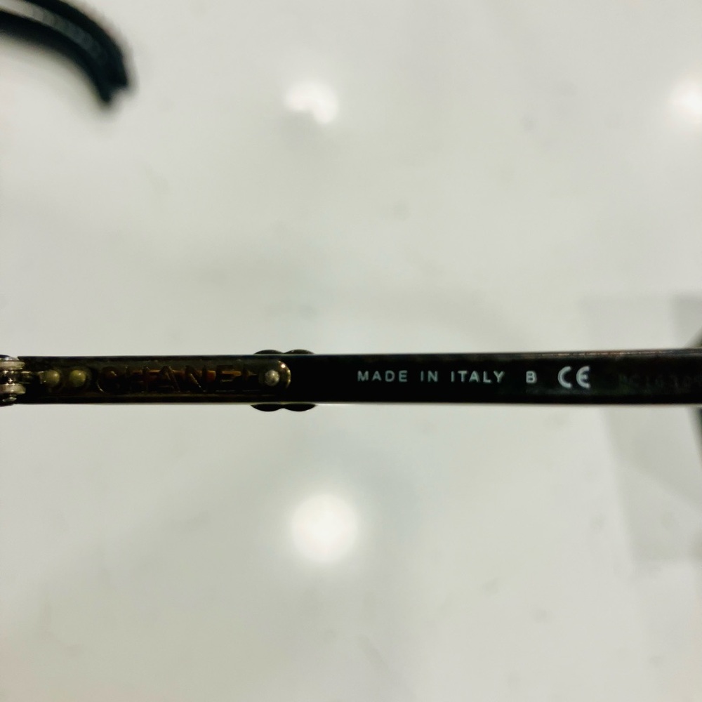 CHANEL Vintage Gray Quilted Eyeglass Frames box and case!!! - Picture 6 of 7